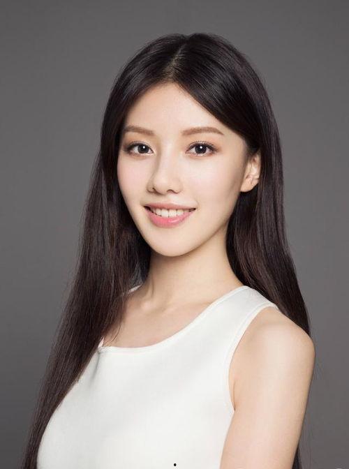 女演员张敬,光影交织，演绎人生百态的女演员